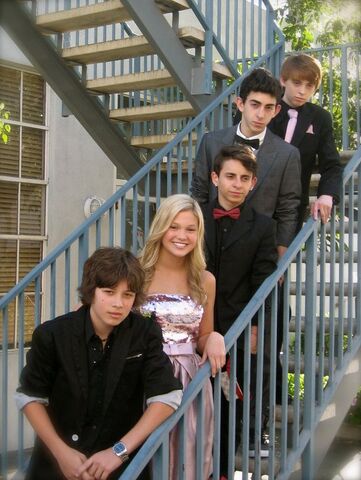 File:Prom kickin it.jpg