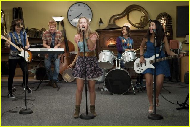 File:Hayley-kiyoko-lemonade-mouth-stills-03.jpg