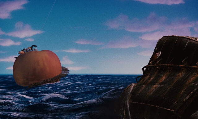 File:James-giant-peach-disneyscreencaps com-3884.jpg