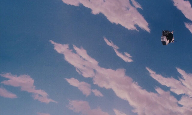 File:James-giant-peach-disneyscreencaps com-4003.jpg