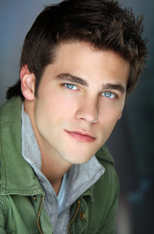 File:Brant Daugherty.png