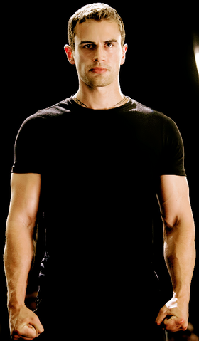 Archivo:Tobias Eaton perfil Insurgente.png