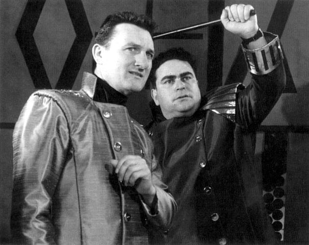 File:Pilot and Ola.jpg