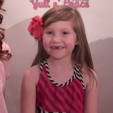 File:Pretty face Ella Anderson.jpg