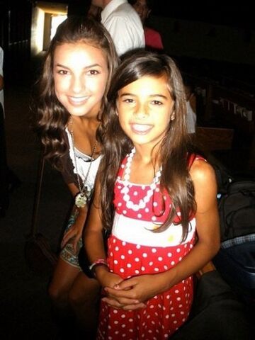 File:Denyse & Nicole Tontz.jpg