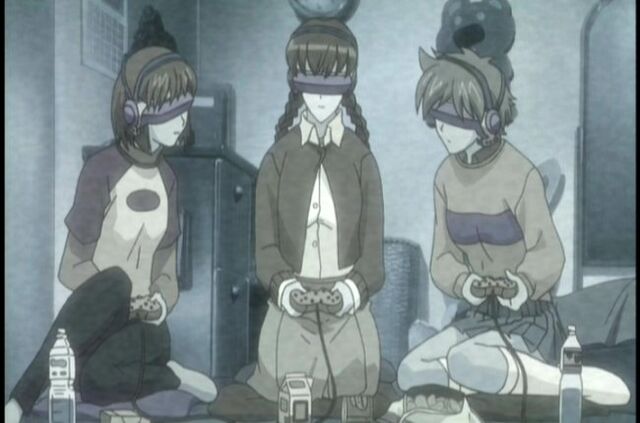 File:Mimikaplayers.jpg