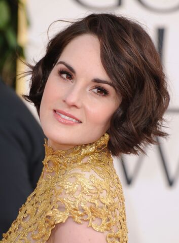 File:Michelle Dockery gold dress short hair.jpg