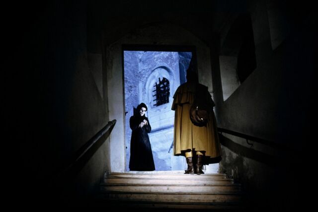 File:Nosferatu-1979-11-g.jpg