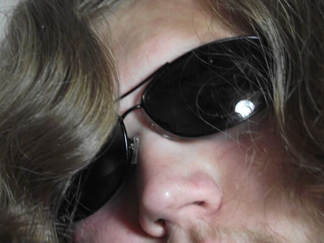 File:Sunglasses.jpg