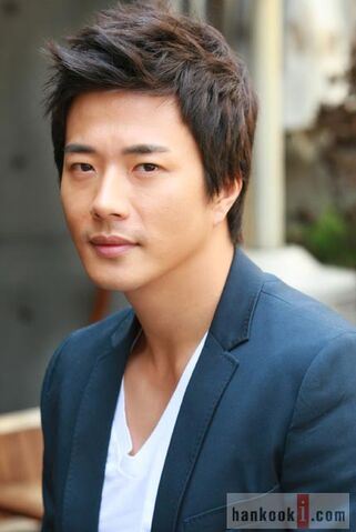 Archivo:Kwonsangwoo 951.jpg