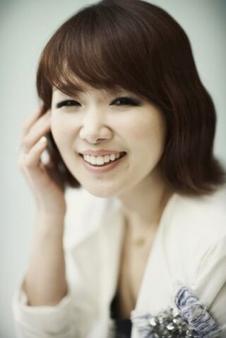 Archivo:서영은사진3.jpg