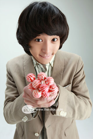 Archivo:Hyun Woo13.jpg