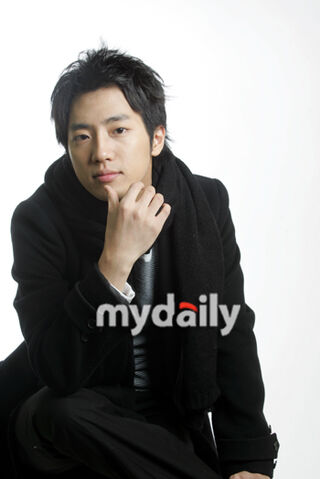 Archivo:Lee Sang Yeob6.jpg