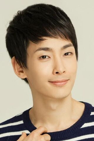 Archivo:Lee Hyung Suk (1979).jpg