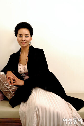 Archivo:LeeHyeSook.jpg