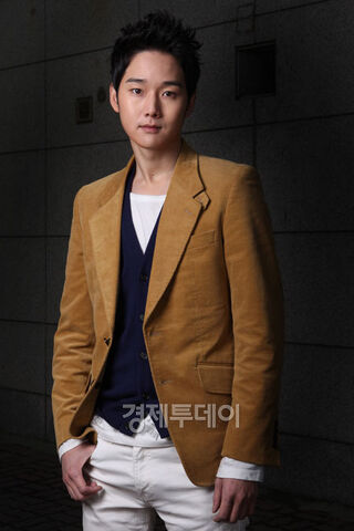 Archivo:Kang Sung3.jpg