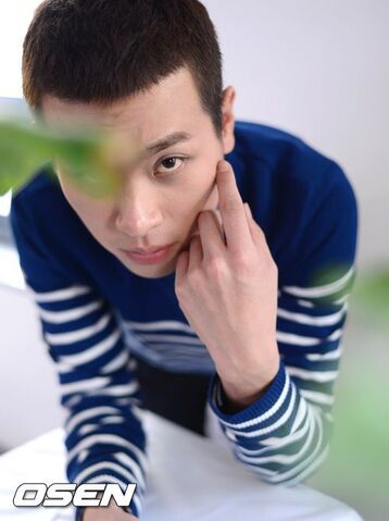 Archivo:Park Jung Min (1987)17.jpg
