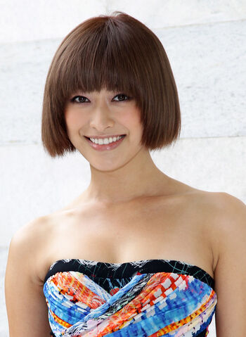 Archivo:Yu+Yamada+Roberto+Cavalli+Front+Row+Milan+fUJQAvI1uBHl.jpg