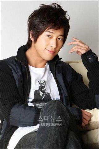 Archivo:Lee Wan.jpg