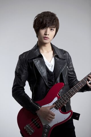 Archivo:Jin Woo2.jpg