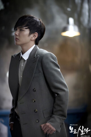 Archivo:MissingYouMBC2012-11.jpg