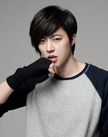 Archivo:Min Ji Hyuk.jpg