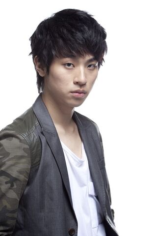 Archivo:Park Jung Min (1987).jpg