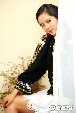 Archivo:Han Ga In20.jpg