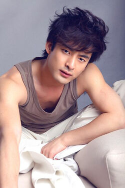 Lou Qi5.jpg