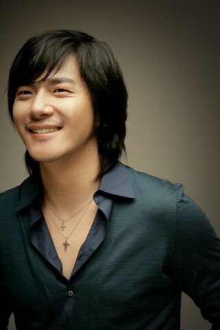 Archivo:Kim Hyung Jong4.jpg