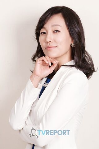 Archivo:Jin Kyung8.jpg