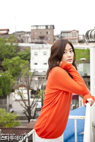 Archivo:Kim Hyo Jin26.jpg