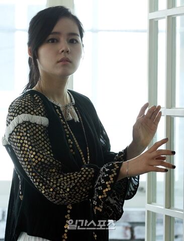 Archivo:Han Ga In19.jpg
