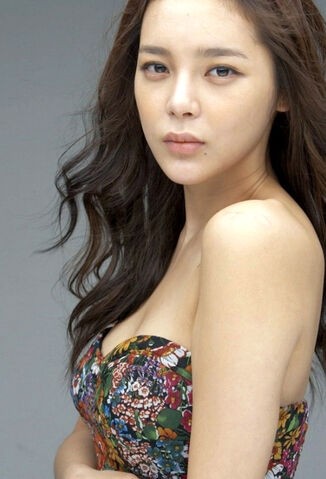 Archivo:Park Si Yeon4.jpg