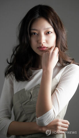 Archivo:Choi Yoo Hwa3.jpg