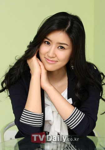 Archivo:Chae Shi Hyun.jpg