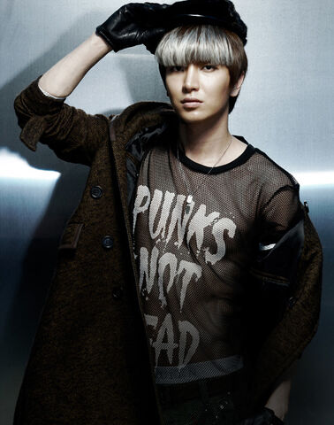 Archivo:LeeTeuk 09.jpg