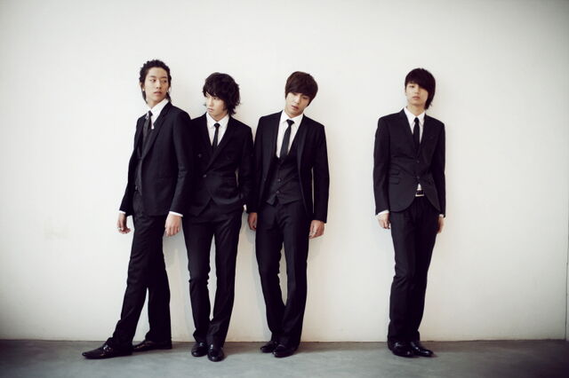 Archivo:CNBLUE015.jpg