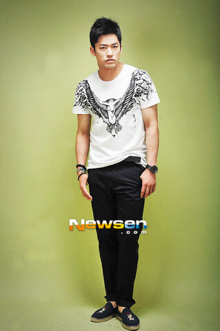 Archivo:Lee Yong Woo9.jpg
