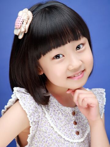 Archivo:Kim Hwan Hee10.jpg
