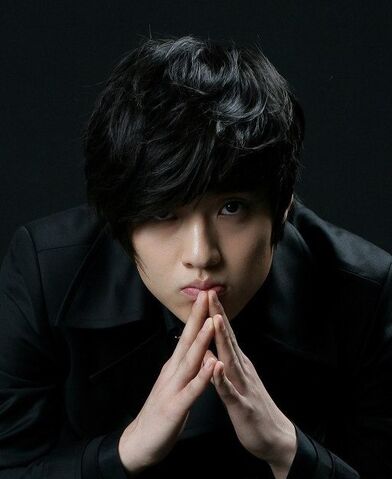 Archivo:Kim Ha Neul (1990).jpg