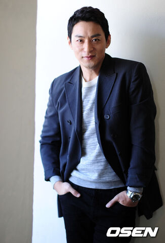 Archivo:Joo Jin Mo10.jpg