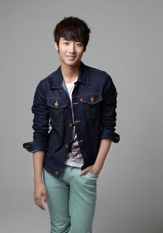 Archivo:Choi Chang Yeop.jpg