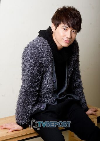 Archivo:Lee Ji Hoon11.jpg
