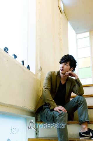 Archivo:Yoon Sang Hyun27.jpg