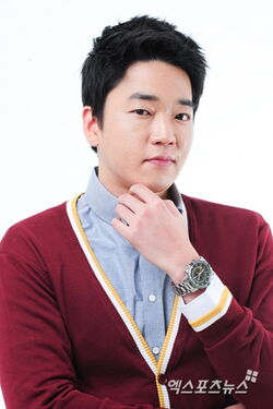 Moon Ji Yoon13.jpg