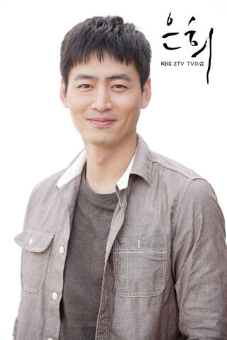 Archivo:Eun HeeKBS22013-5.jpg