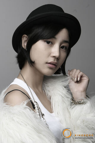 Archivo:Yoon Jin Yi3.jpg