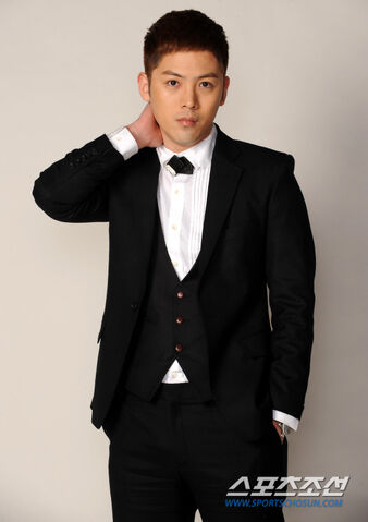 Archivo:Kim Yong Jin6.jpg