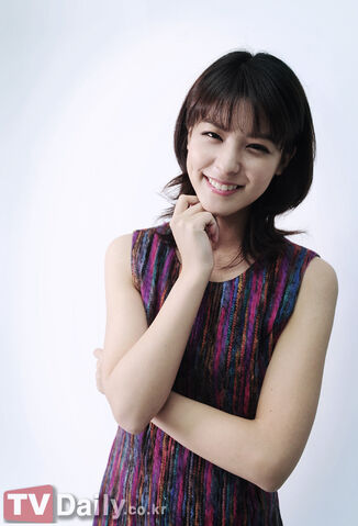 Archivo:Fujii Mina15.jpg